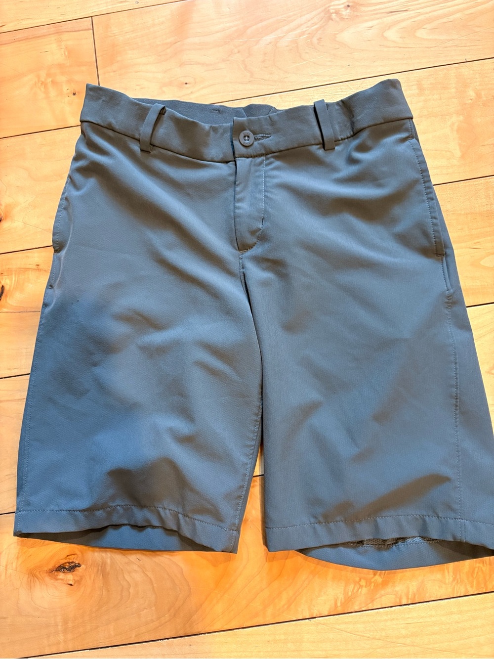 Dark Grey Nike Golf Shorts Size Youth M